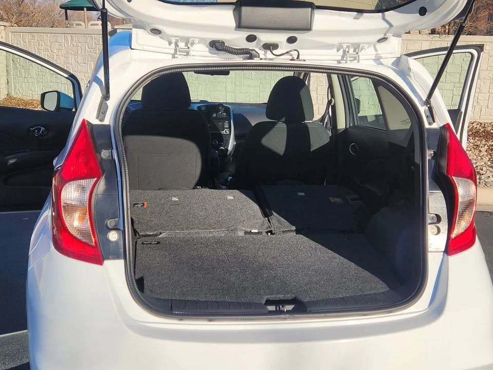 2017 Nissan Versa - Image 12 of 17