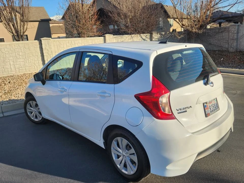 2017 Nissan Versa - Image 9 of 17
