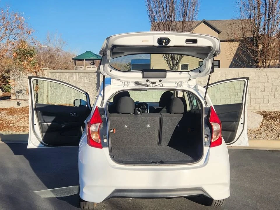 2017 Nissan Versa - Image 11 of 17