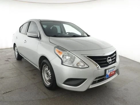 2017 Nissan Versa - Image 4 of 20