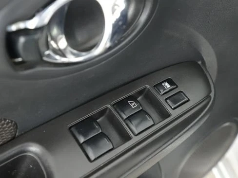 2017 Nissan Versa - Image 10 of 20