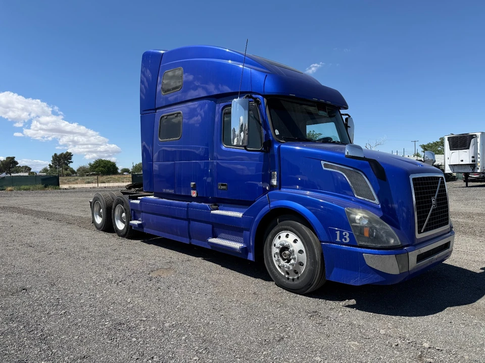 2017 Volvo - Image 6 of 18