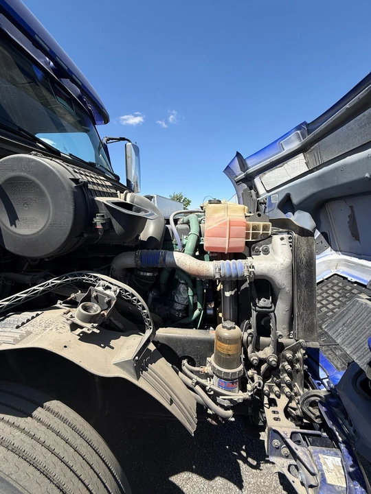 2017 Volvo - Image 18 of 18