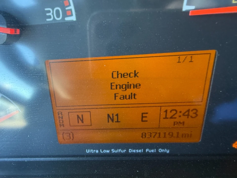 2017 Volvo - Image 14 of 18
