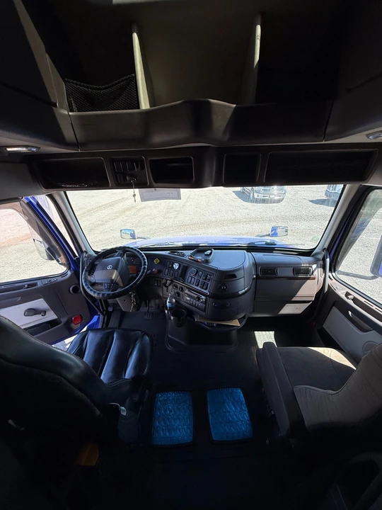 2017 Volvo - Image 12 of 18