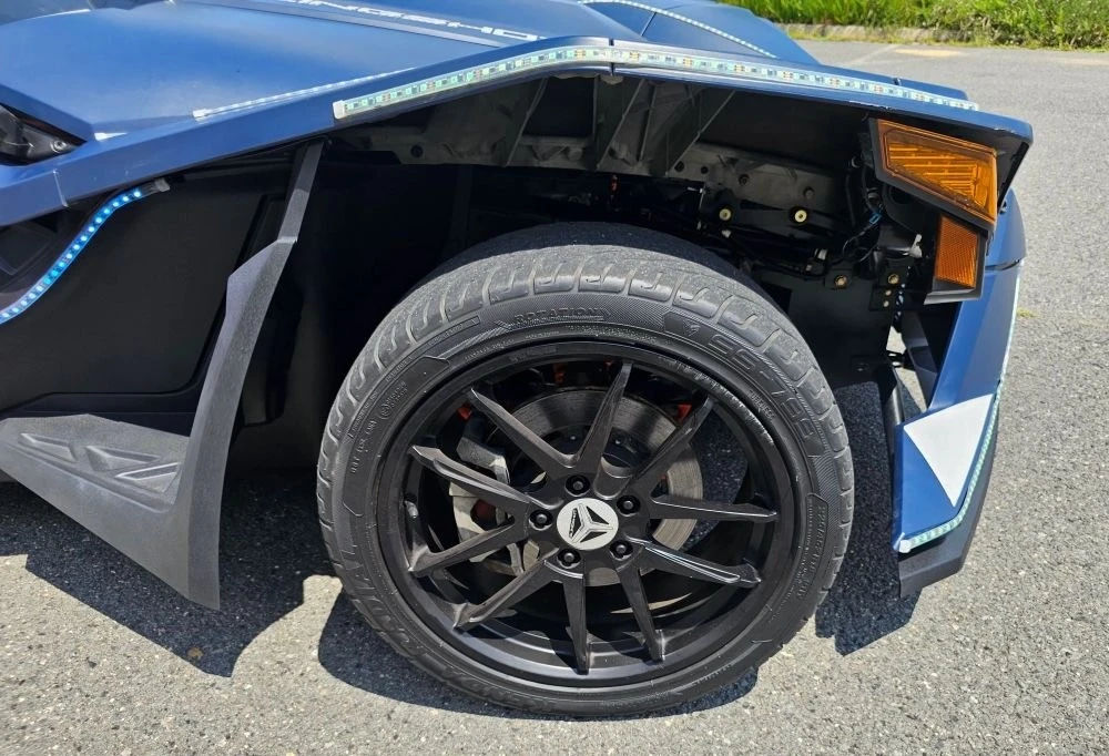 2017 Polaris Slingshot - Image 11 of 21
