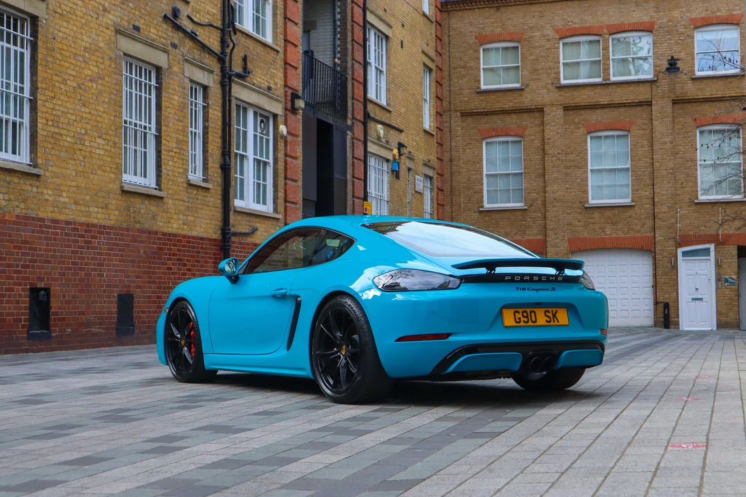 2017 Porsche 718 Cayman S - Image 9 of 18