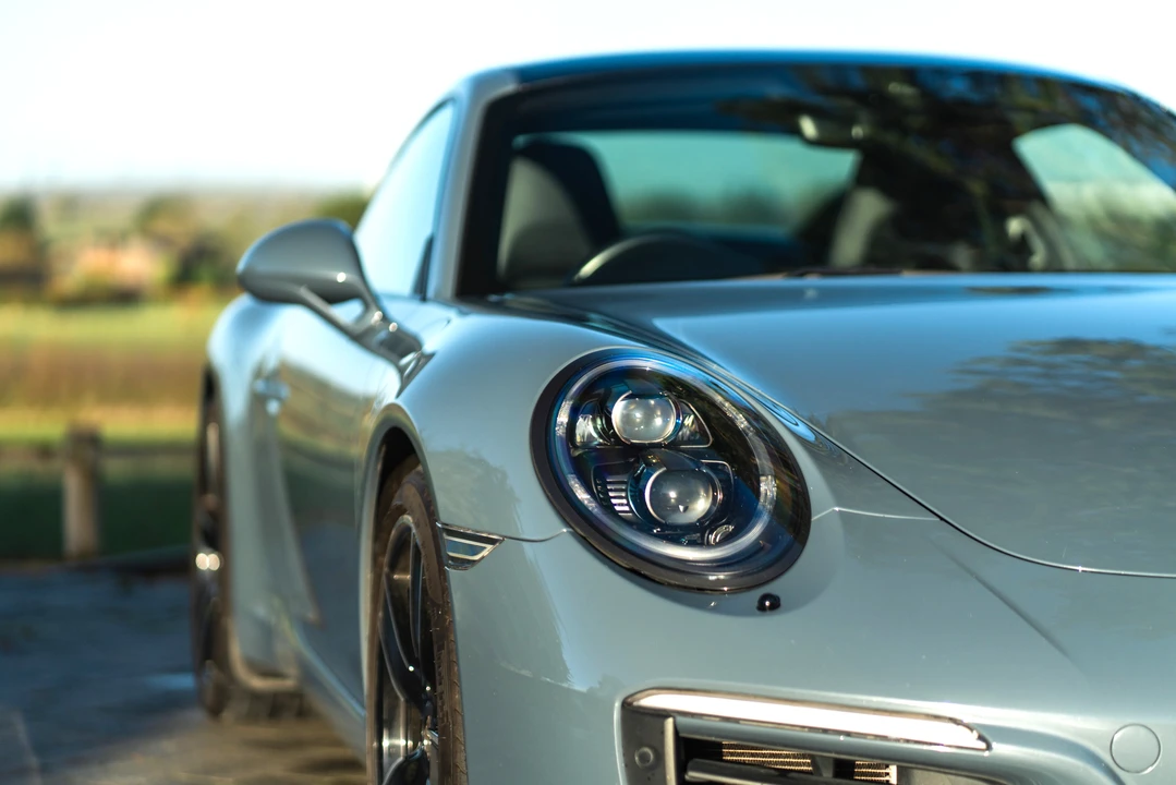 2017 Porsche 991 Carrera - Image 24 of 31