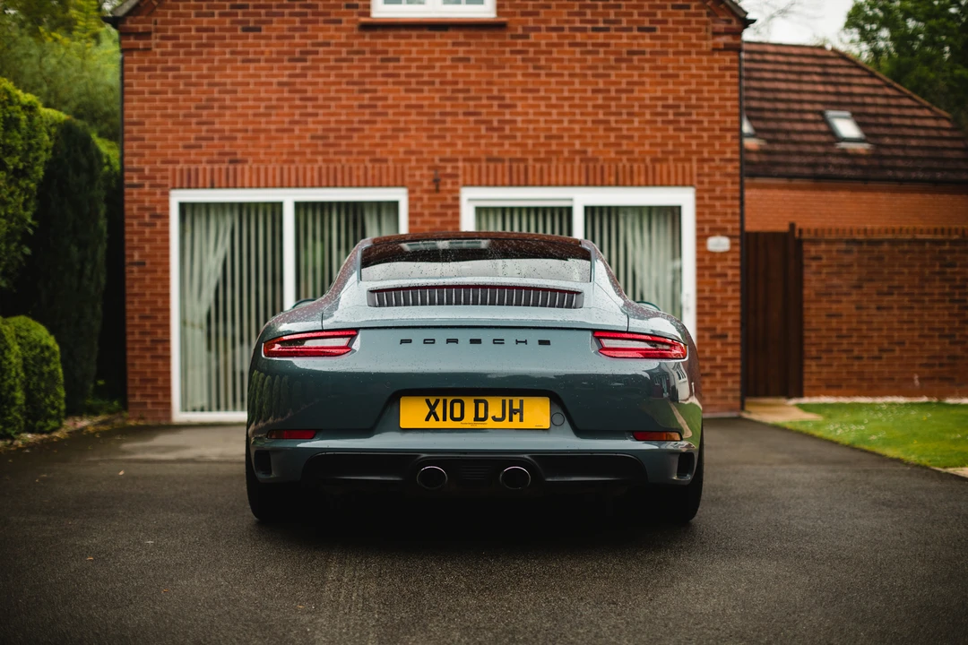 2017 Porsche 991 Carrera - Image 27 of 31