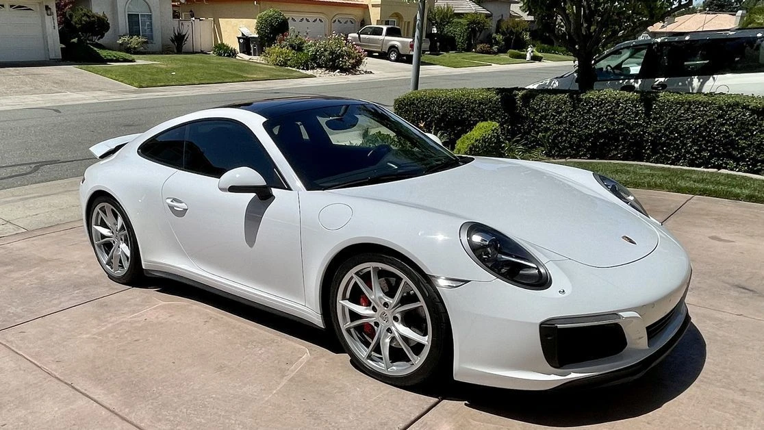 2017 Porsche 911 - Image 2 of 7