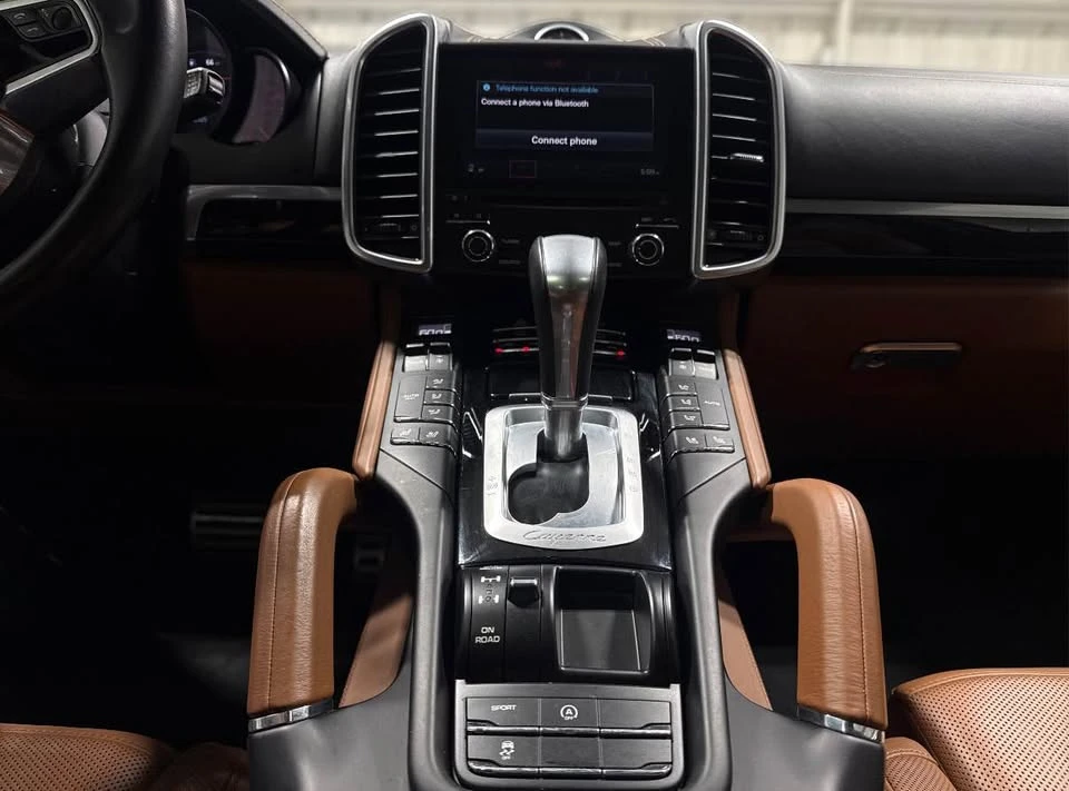 2017 Porsche 958 Cayenne - Image 3 of 6