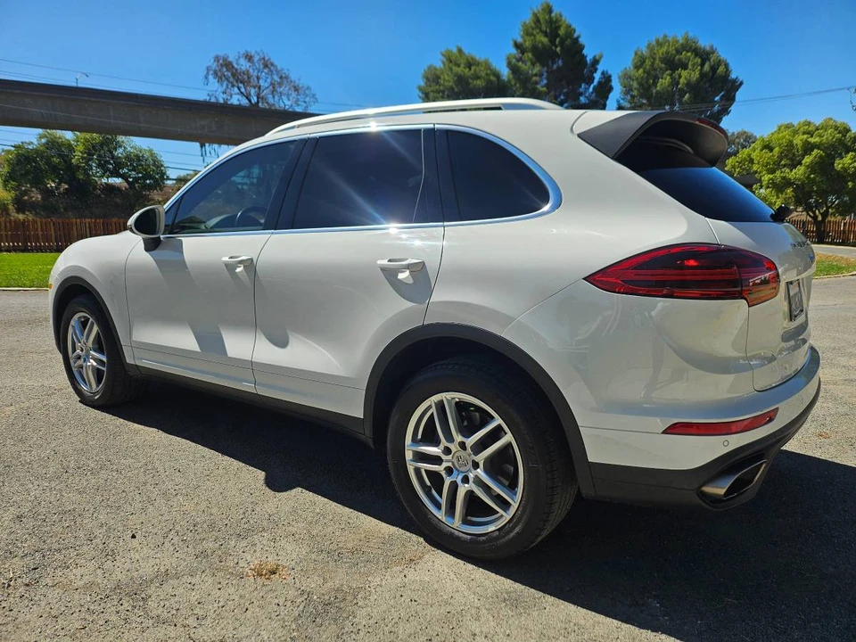 2017 Porsche 958 Cayenne - Image 3 of 12