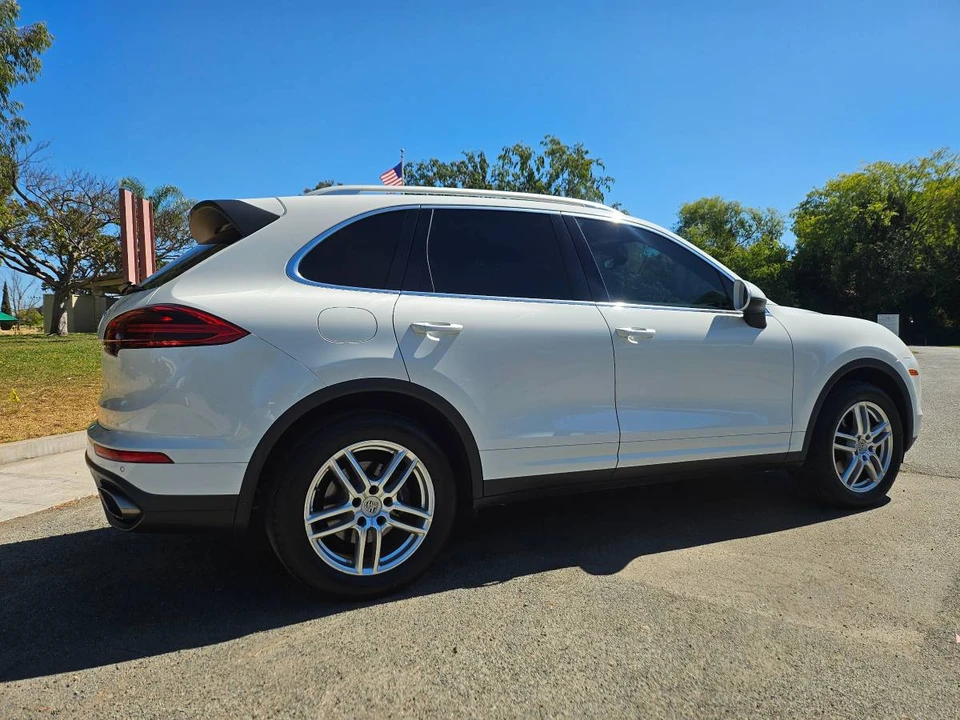 2017 Porsche 958 Cayenne - Image 4 of 12