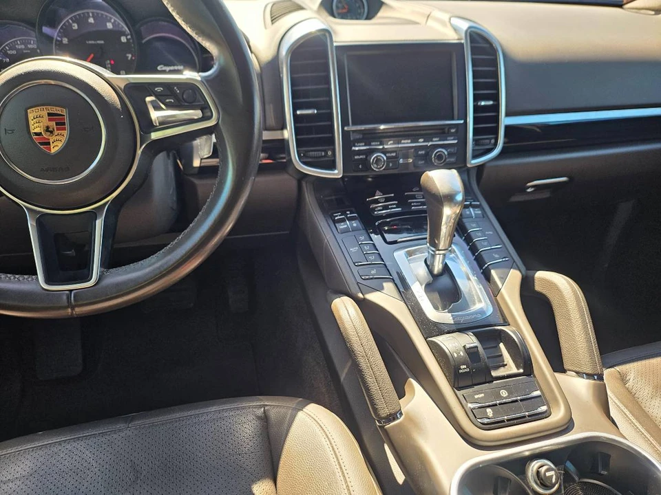 2017 Porsche 958 Cayenne - Image 8 of 12