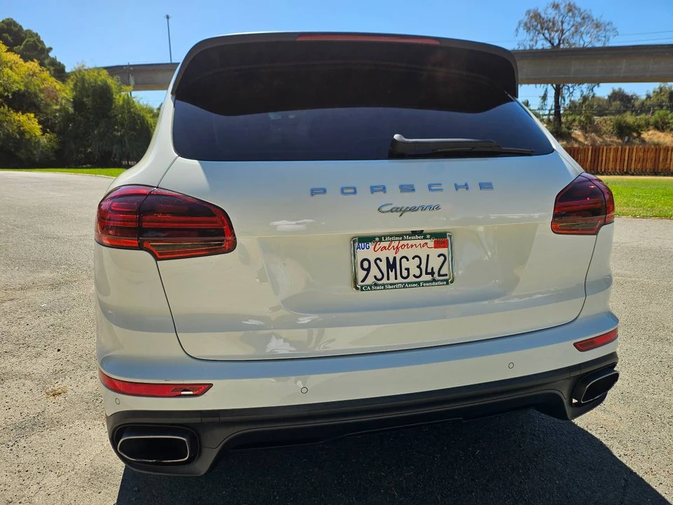 2017 Porsche 958 Cayenne - Image 6 of 12