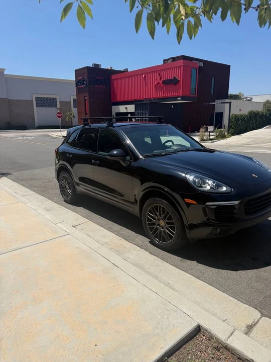 2017 Porsche 958 Cayenne - Image 3 of 8