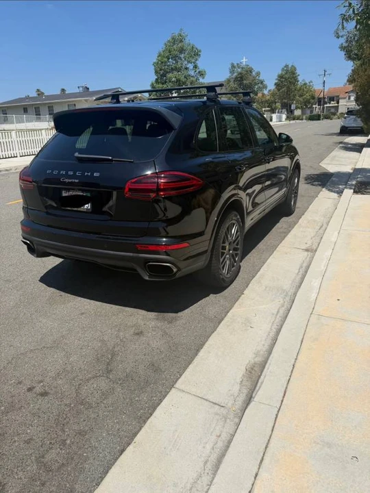 2017 Porsche 958 Cayenne - Image 4 of 8