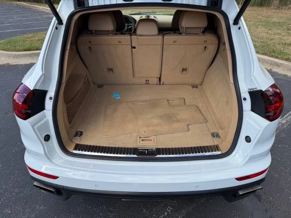 2017 Porsche 958 Cayenne - Image 18 of 21
