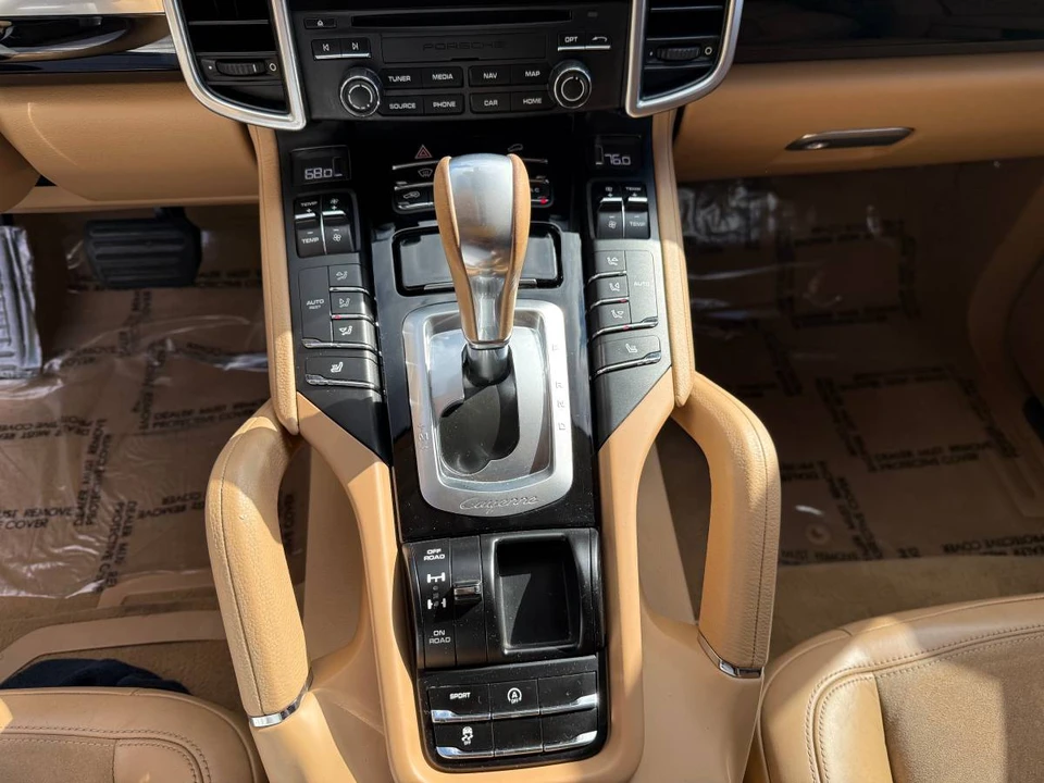2017 Porsche 958 Cayenne - Image 9 of 22