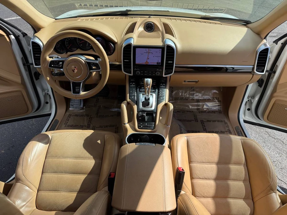 2017 Porsche 958 Cayenne - Image 6 of 22