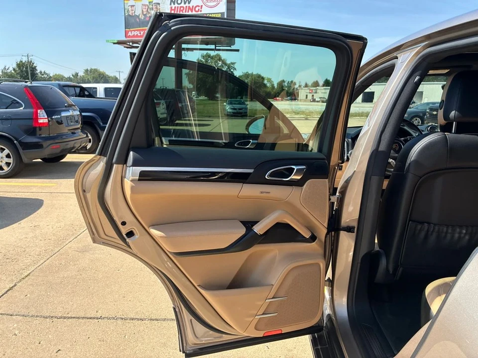 2017 Porsche 958 Cayenne - Image 23 of 31
