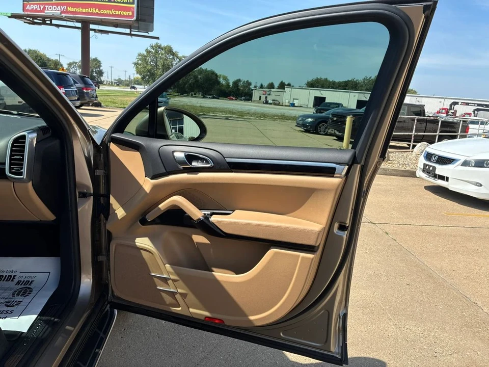 2017 Porsche 958 Cayenne - Image 24 of 31