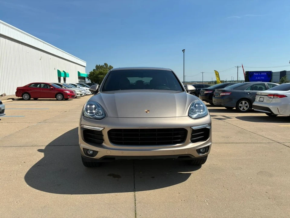 2017 Porsche 958 Cayenne - Image 2 of 31
