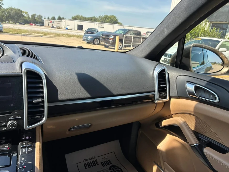 2017 Porsche 958 Cayenne - Image 14 of 31
