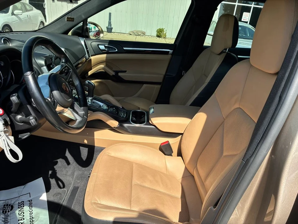 2017 Porsche 958 Cayenne - Image 18 of 31