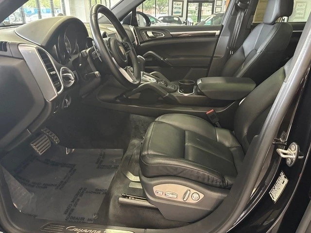 2017 Porsche 958 Cayenne S - Image 4 of 12