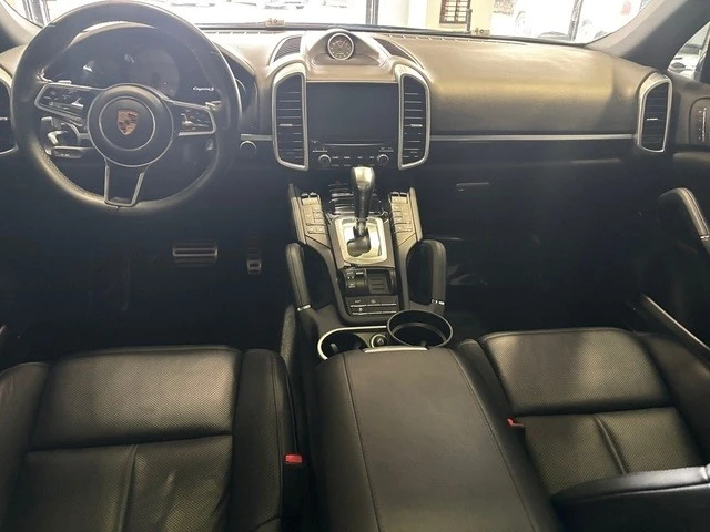 2017 Porsche 958 Cayenne S - Image 10 of 12