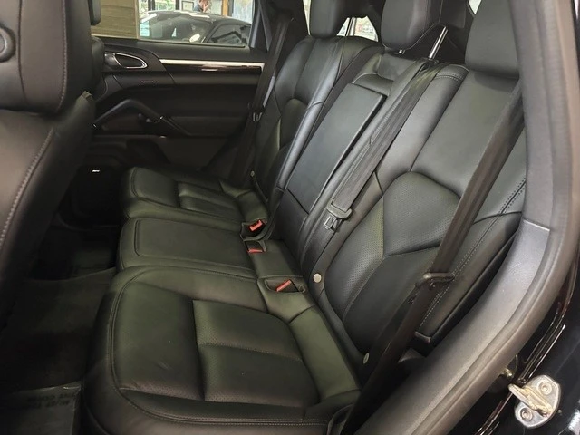 2017 Porsche 958 Cayenne S - Image 8 of 12