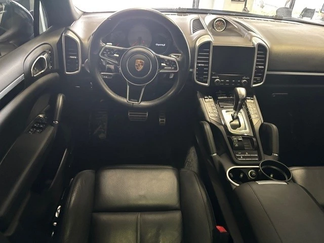 2017 Porsche 958 Cayenne S - Image 9 of 12