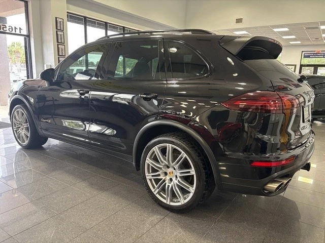 2017 Porsche 958 Cayenne S - Image 3 of 12