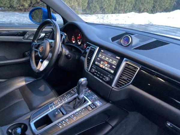2017 Porsche Macan - Image 12 of 17