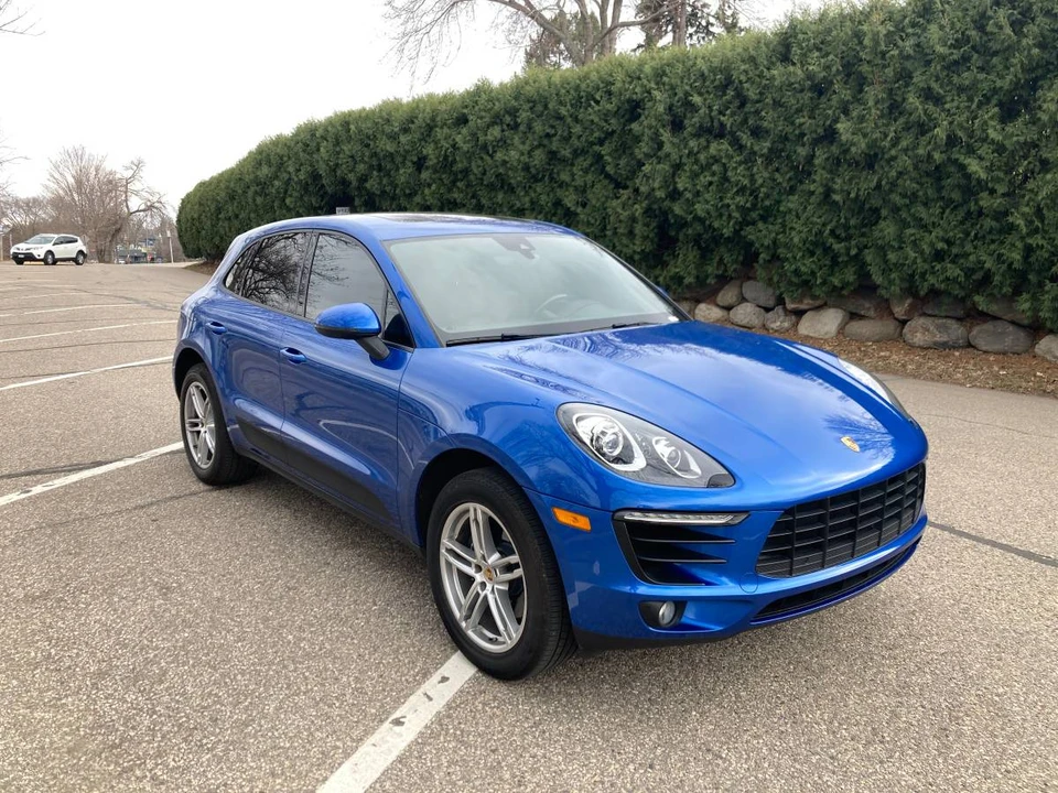 2017 Porsche Macan - Image 2 of 13