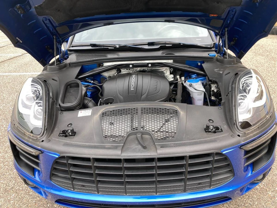 2017 Porsche Macan - Image 13 of 19