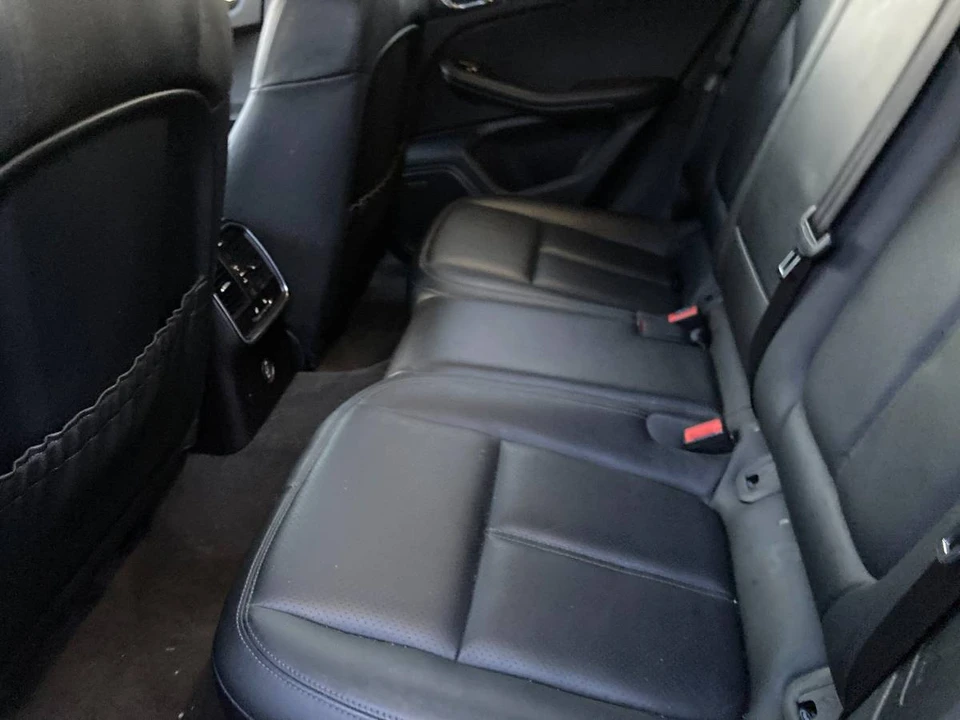 2017 Porsche Macan - Image 18 of 19