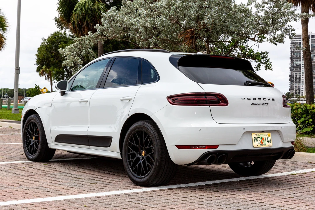 2017 Porsche Macan GTS - Image 3 of 9