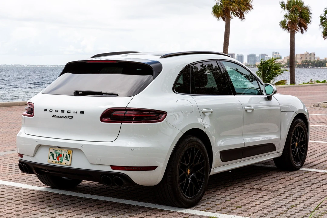 2017 Porsche Macan GTS - Image 5 of 9