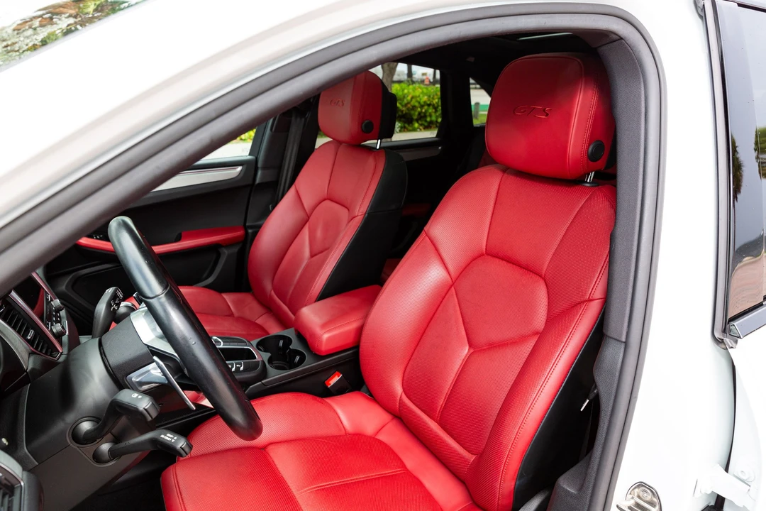 2017 Porsche Macan GTS - Image 4 of 9