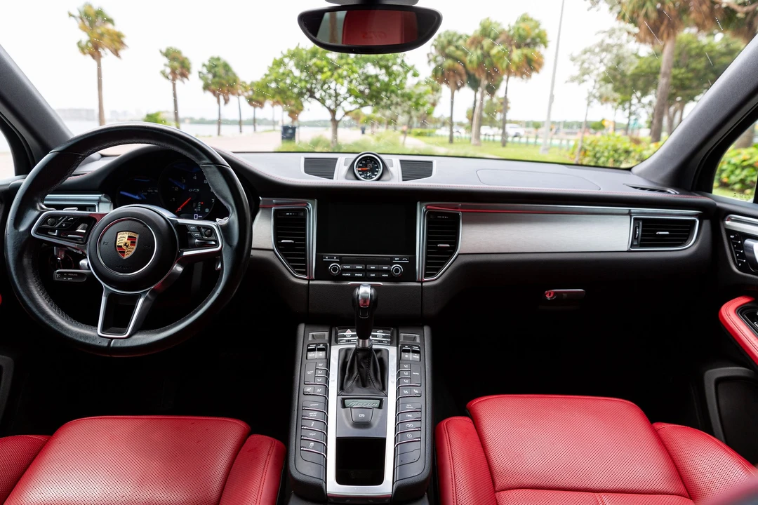 2017 Porsche Macan GTS - Image 7 of 9