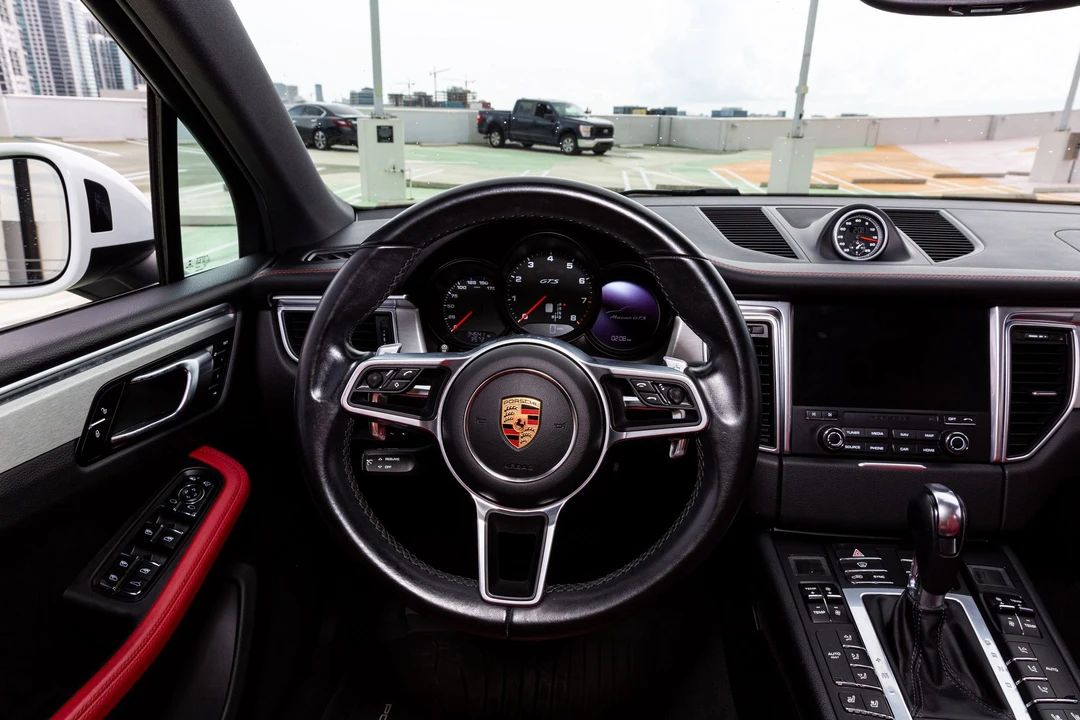 2017 Porsche Macan GTS - Image 9 of 9