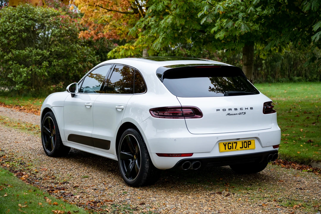 2017 Porsche Macan GTS - Image 14 of 31