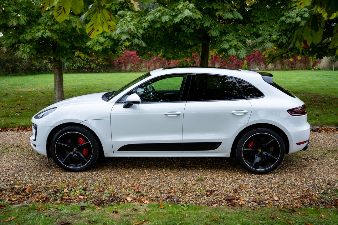 2017 Porsche Macan GTS - Image 13 of 31