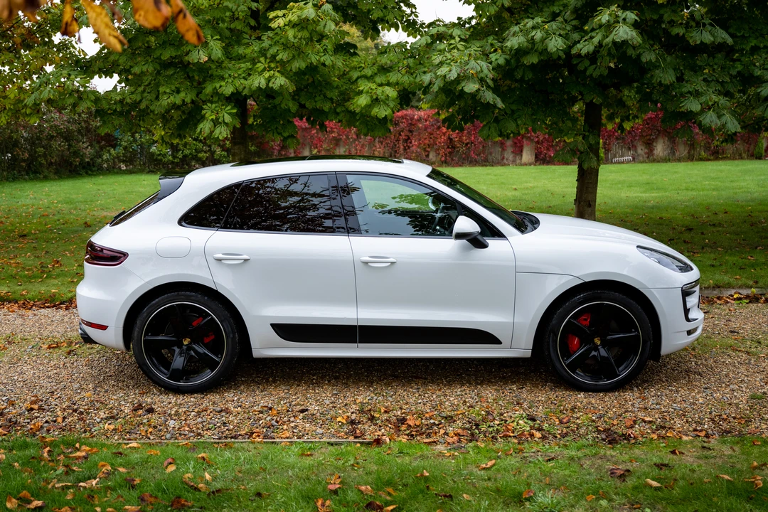 2017 Porsche Macan GTS - Image 17 of 31