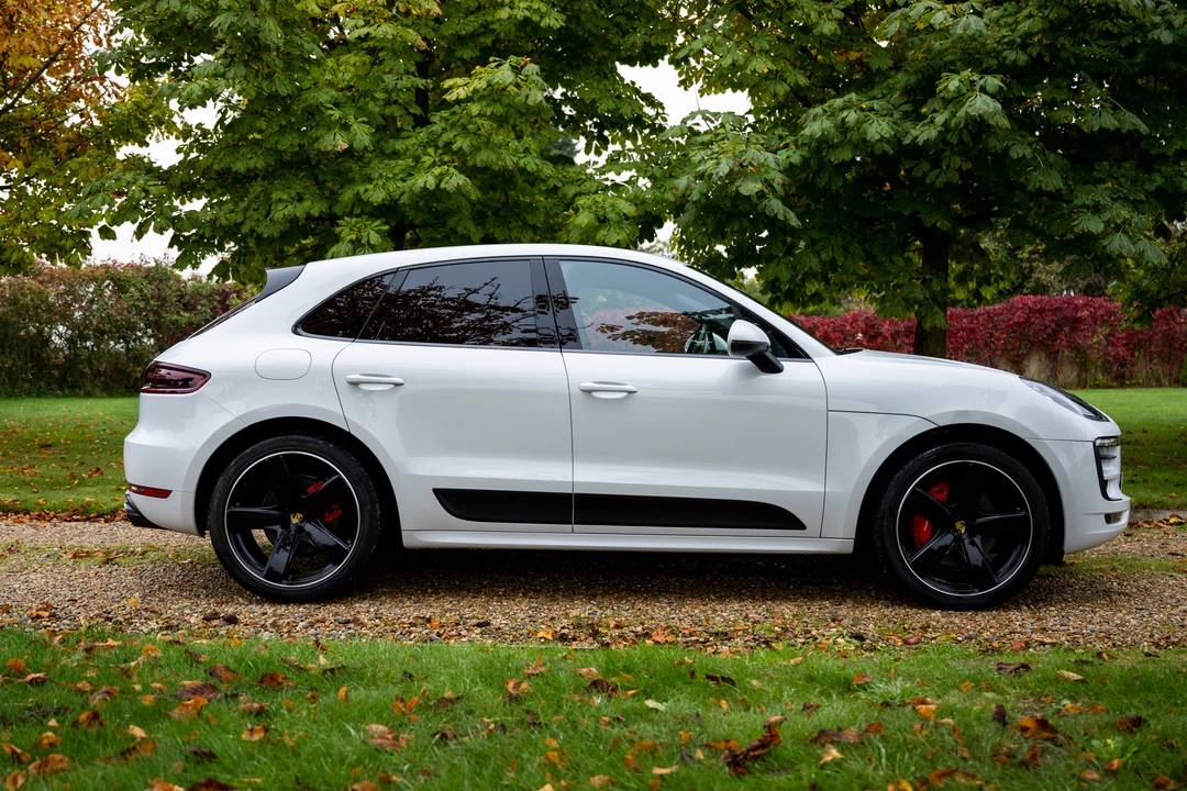 2017 Porsche Macan GTS - Image 9 of 31