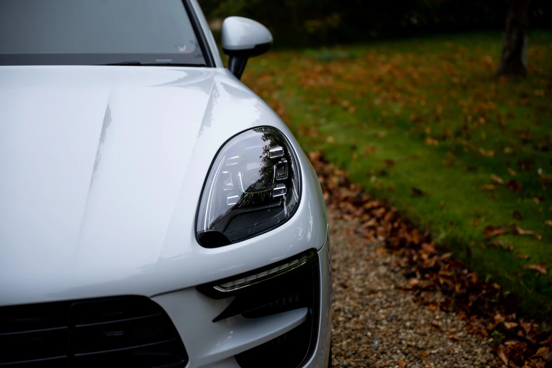 2017 Porsche Macan GTS - Image 21 of 31