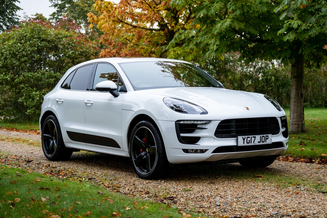 2017 Porsche Macan GTS - Image 2 of 31