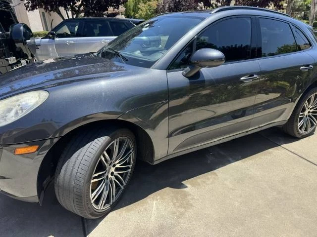 2017 Porsche Macan - Image 9 of 10